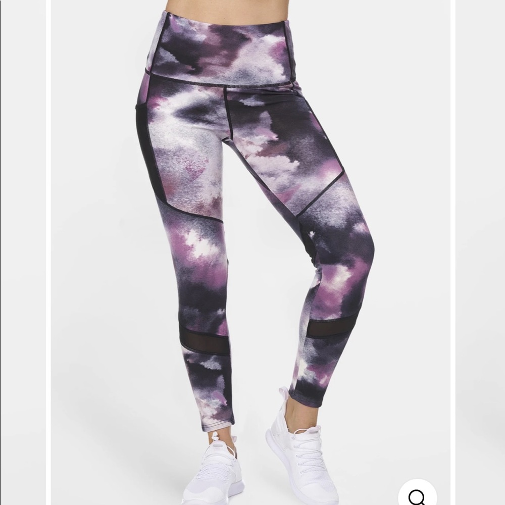 WATER CLOUD HIGHWAIST 7/8 LEGGING W/ MESH POCKETS